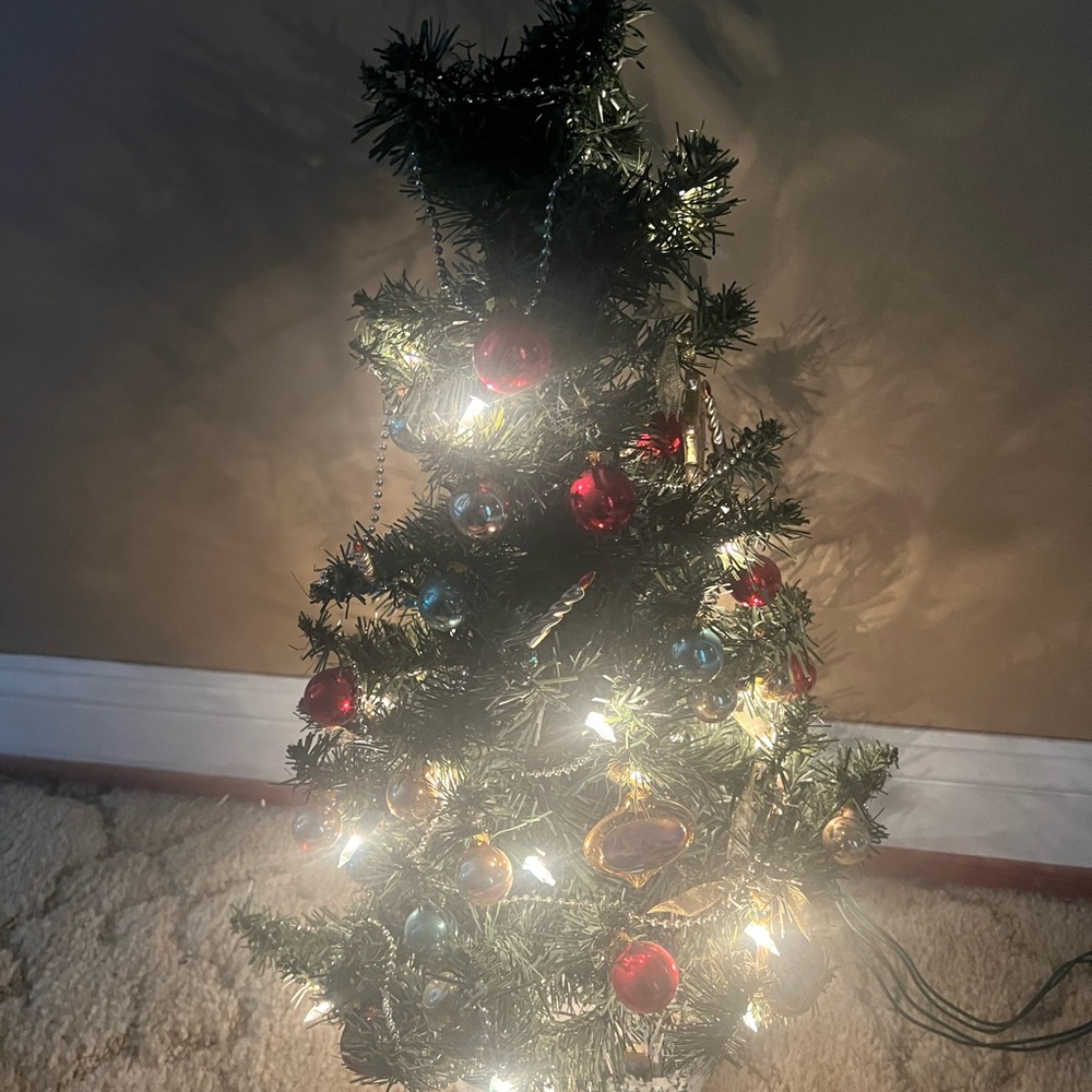 Thomas Kinkade “Silent Night” Light-Up Mini Christmas Tree- Collectible Holiday